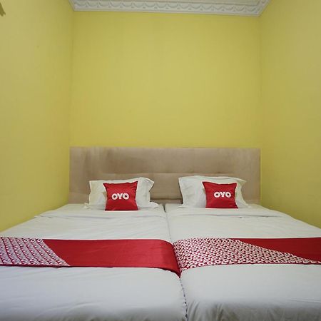 Oyo 2486 Bahana Guest House Манадо Екстериор снимка