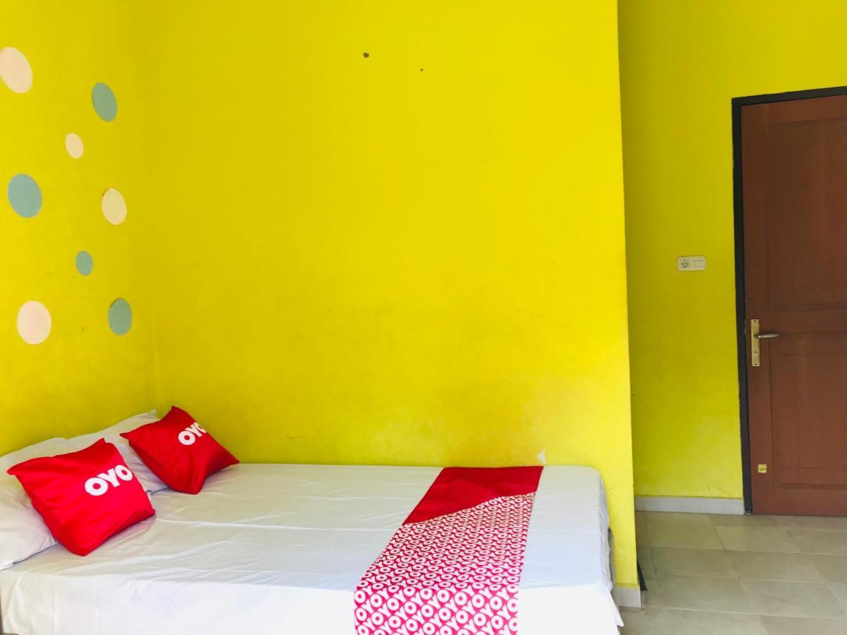 Oyo 2486 Bahana Guest House Манадо Екстериор снимка