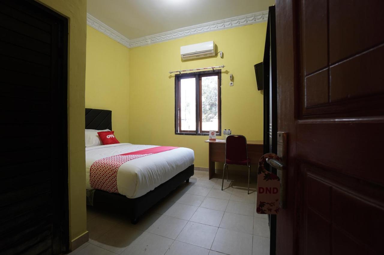 Oyo 2486 Bahana Guest House Манадо Екстериор снимка