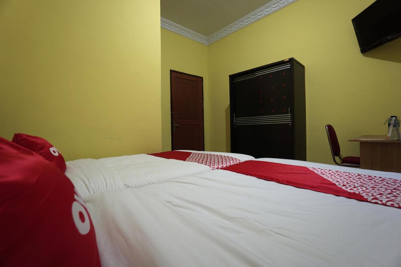 Oyo 2486 Bahana Guest House Манадо Екстериор снимка