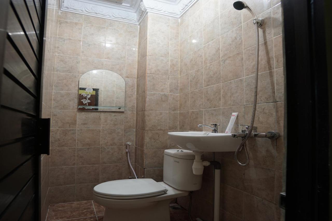 Oyo 2486 Bahana Guest House Манадо Екстериор снимка