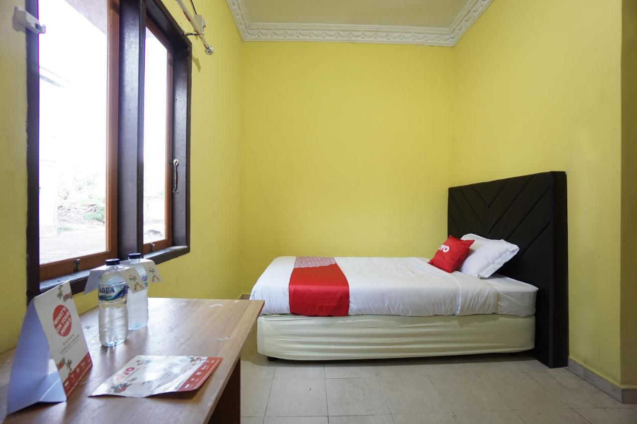 Oyo 2486 Bahana Guest House Манадо Екстериор снимка