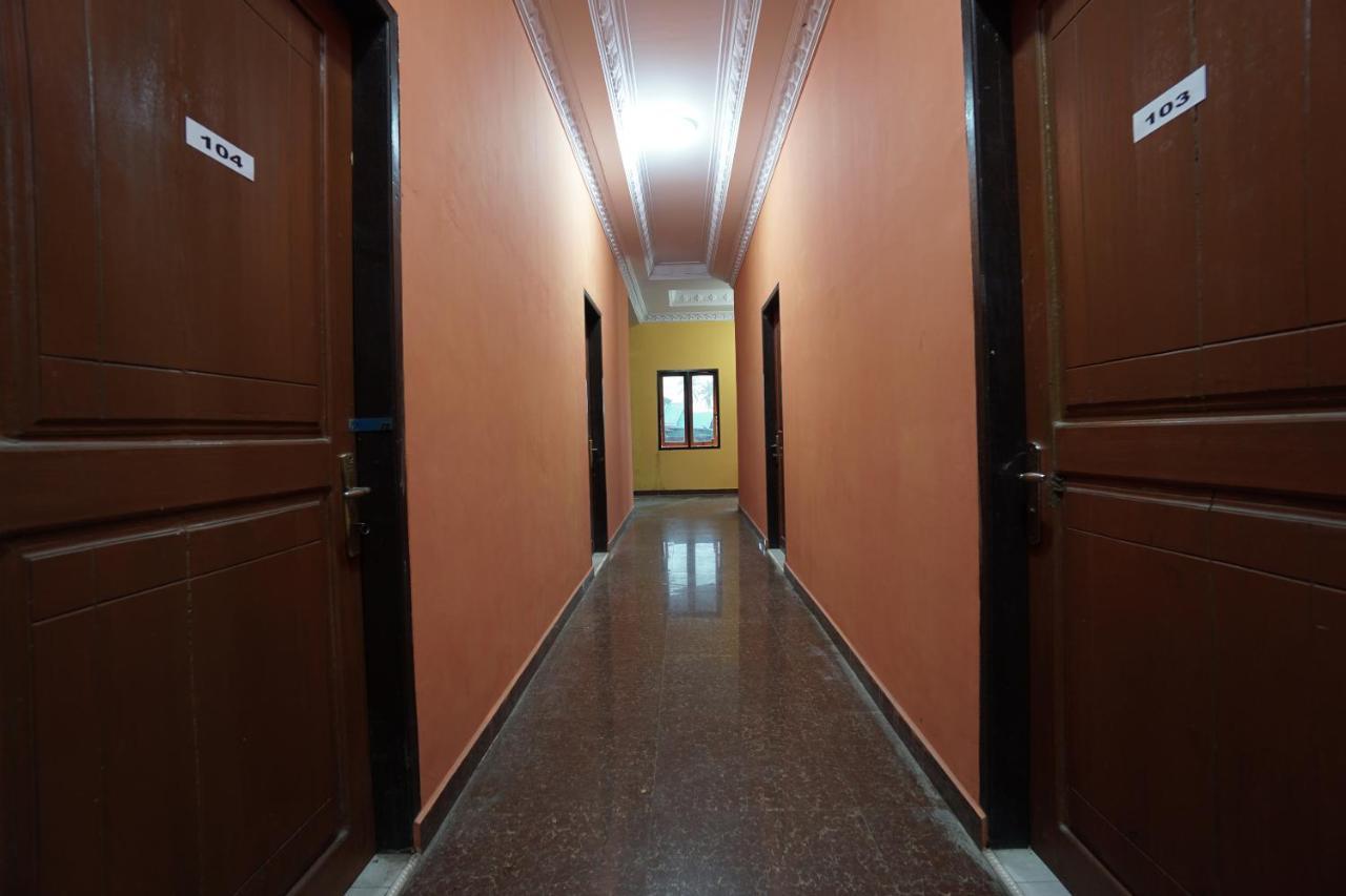Oyo 2486 Bahana Guest House Манадо Екстериор снимка